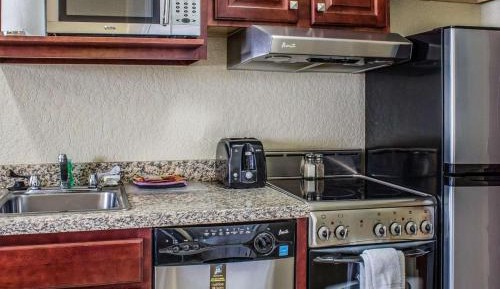 Efficiency Queen Room with Two Queen Beds and Kitchen - Non Smoking