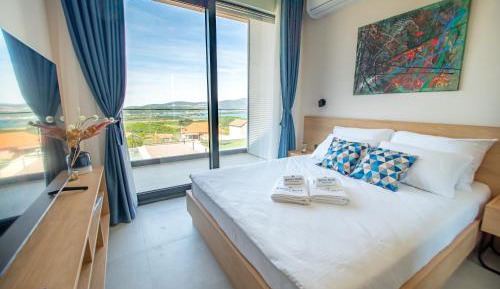 Studio Apartment with Sea View