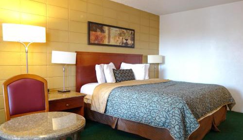Queen Room with Two Queen Beds - Smoking