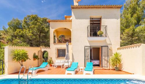 Villa with Garden View
