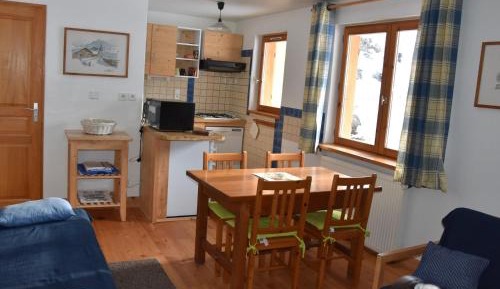 Apartment (4 Adults)