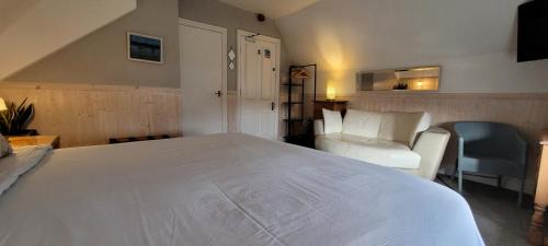 King Room with Garden View (Second Floor - No Elevator)