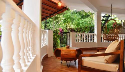 Villa with Garden View