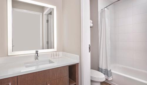 2 Bedroom Suite