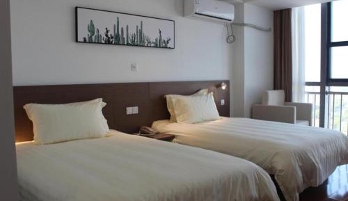 Business Twin Room A