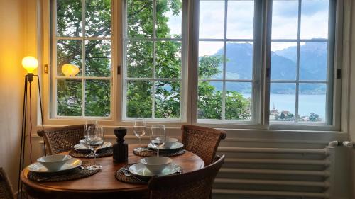 Apartment with Lake View