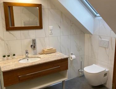 Twin Room with Private Bathroom