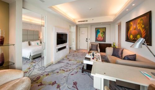 One-Bedroom Executive Suite - Executive Lounge Acce , Late check-out by 1300 hours and Early check-in by 1400 hours, 15% discount on F&B