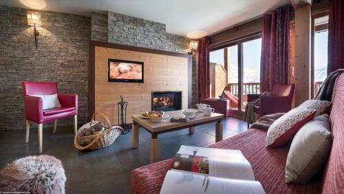 Three-Bedroom Apartment with Cabin and Sauna