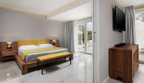 Suite with Pool View
