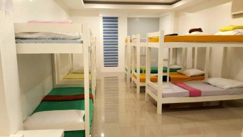 10-Bed Mixed Dormitory Room