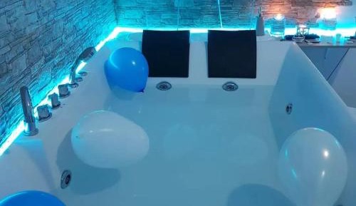 King Room with Spa Bath