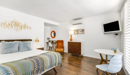Standard Queen Room