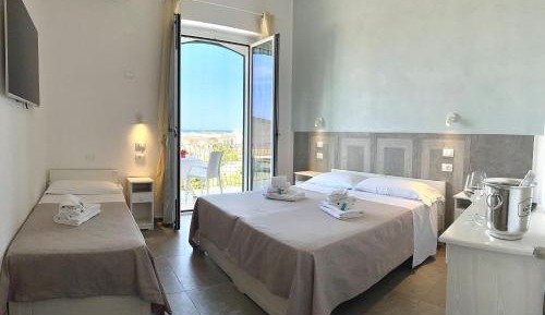 Triple Room with Sea View