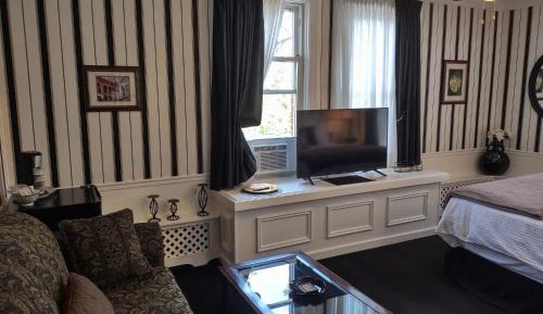 Suite with Lake View