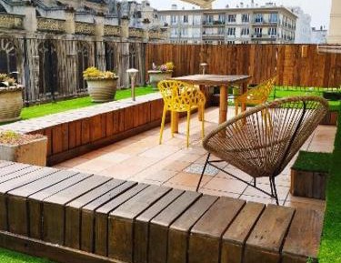 Apartment with Garden View