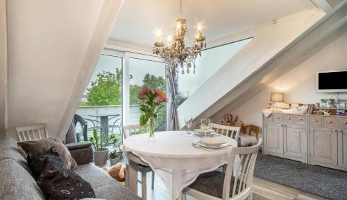 Superior One-Bedroom Apartment with Balcony