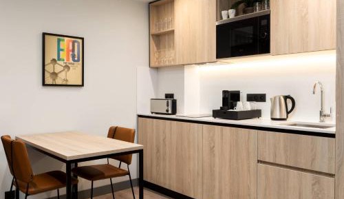 1 Bedroom Suite, 1 Queen, Sofa bed