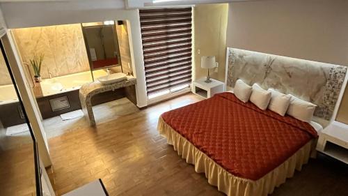 King Suite with Spa Bath