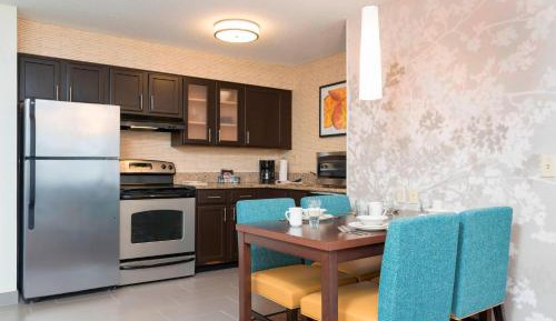 Two-Bedroom Suite 2 Queen Beds with Sofa Bed