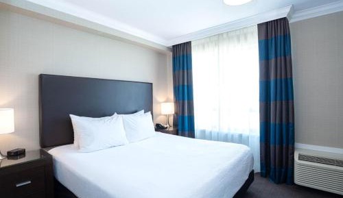 Grand Suite, 1 King Bed, Kitchenette, Sitting Area