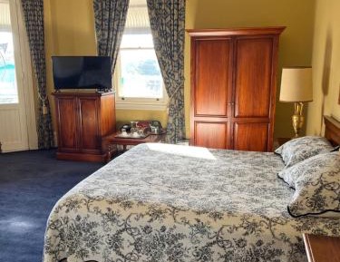  Lord Forrest Suite