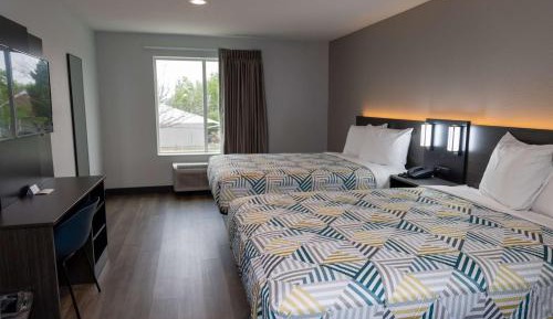 Queen Room with Two Queen Beds - Non-Smoking