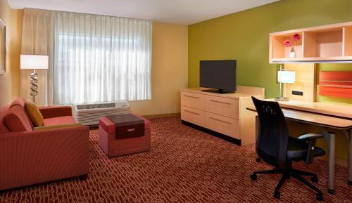 One-Bedroom Queen Suite with Sofa Bed