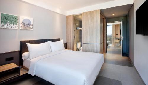 Deluxe Queen Room