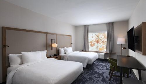 Queen Room with Two Queen Beds - Hearing Accessible
