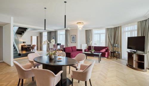 Kaiser Suite
