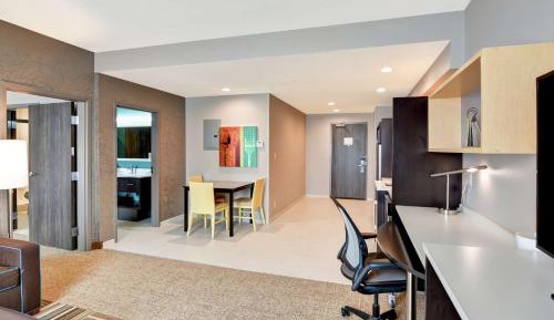 One-Bedroom King Suite - Non-Smoking