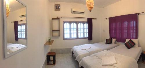 Twin Room with Shared Bathroom