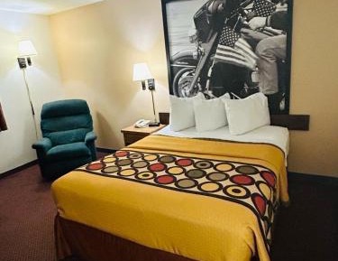 Queen Room - Non-Smoking