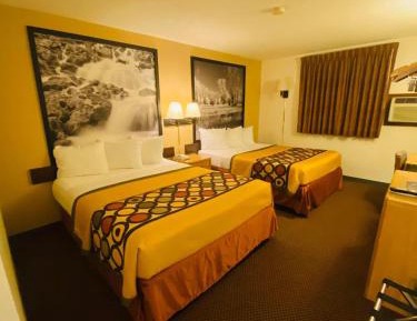 Queen Room with Two Queen Beds - Non-Smoking