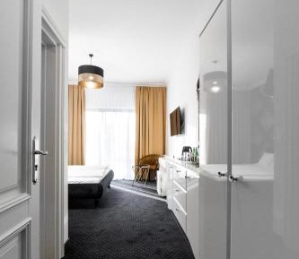 Deluxe Double or Twin Room with Balcony