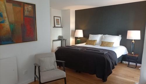 Deluxe Queen Room