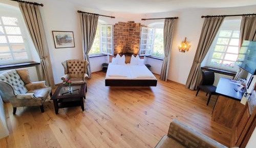 Deluxe Suite