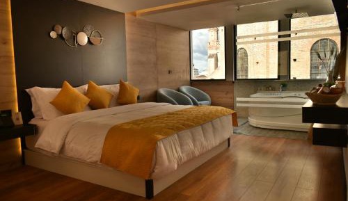 Suite with Spa Bath