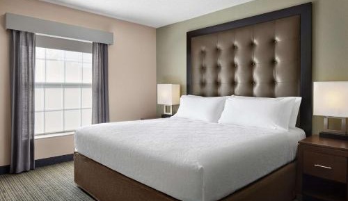 One-Bedroom King Suite - Non-Smoking
