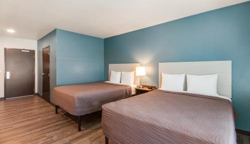 Queen Room with Two Queen Beds and Tub - Accessible/Non-Smoking