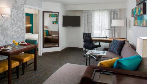One-Bedroom Queen Suite with Sofa Bed