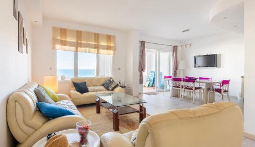 Two-Bedroom Apartment with Terrace and Sea View