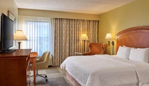 King Room with Accessible Tub - Mobility and Hearing Access/Non-Smoking