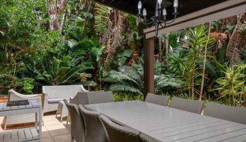 Villa with Garden View