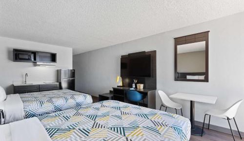 Queen Room with Two Queen Beds - Non-Smoking