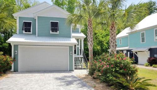 Three-Bedroom Holiday Home 