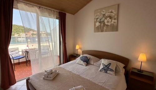 Studio Apartment with Sea View