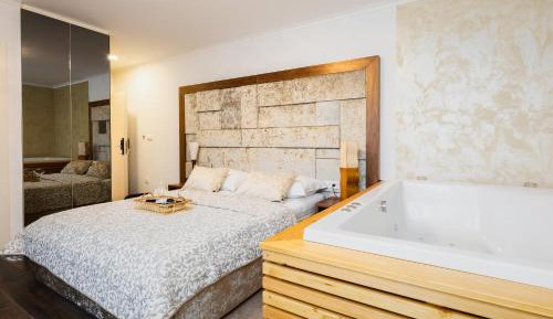 King Room with Spa Bath