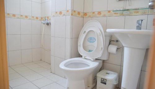Queen Room with Shared Bathroom